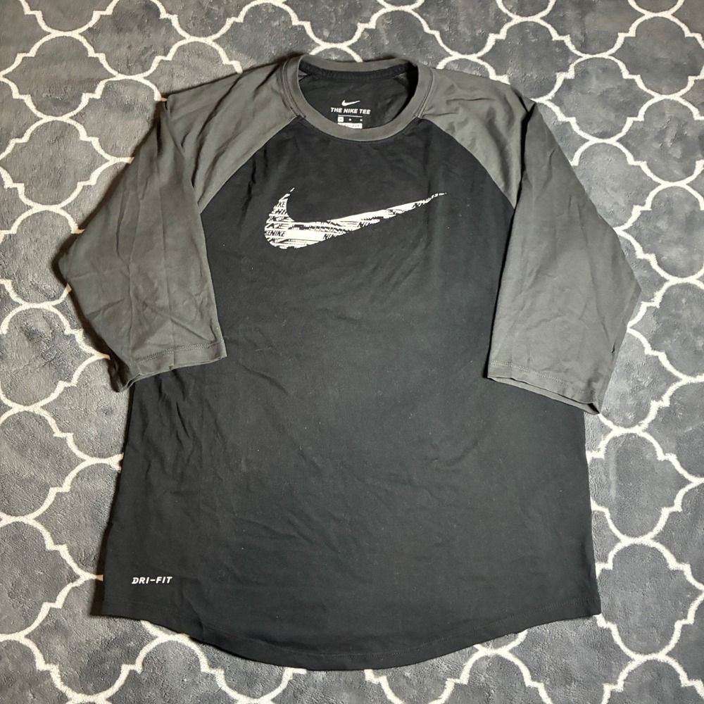 Nike Dri-FIT Mens Medium 3/4 Sleeve Baseball Raglan Tee Black Grey Swoosh 470